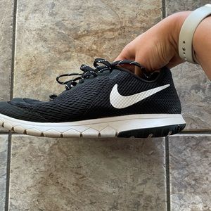 Nike size women’s size 7.5 running shoe